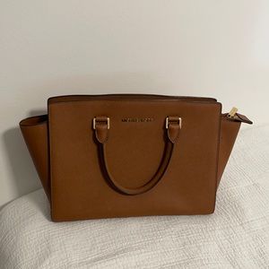 Michael Kora purse